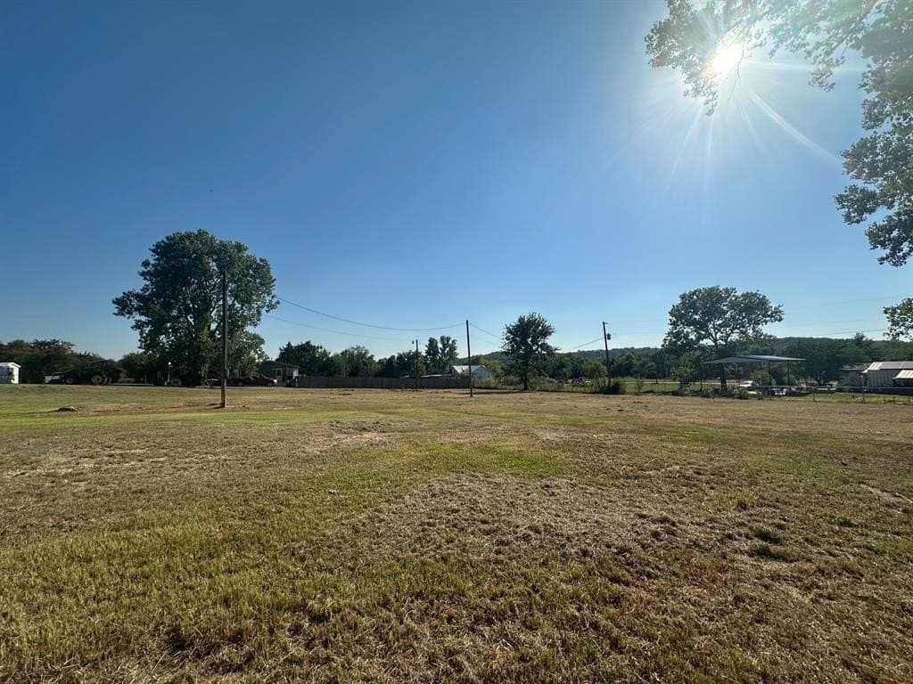 0.5 acres in Cooke County - photo 4