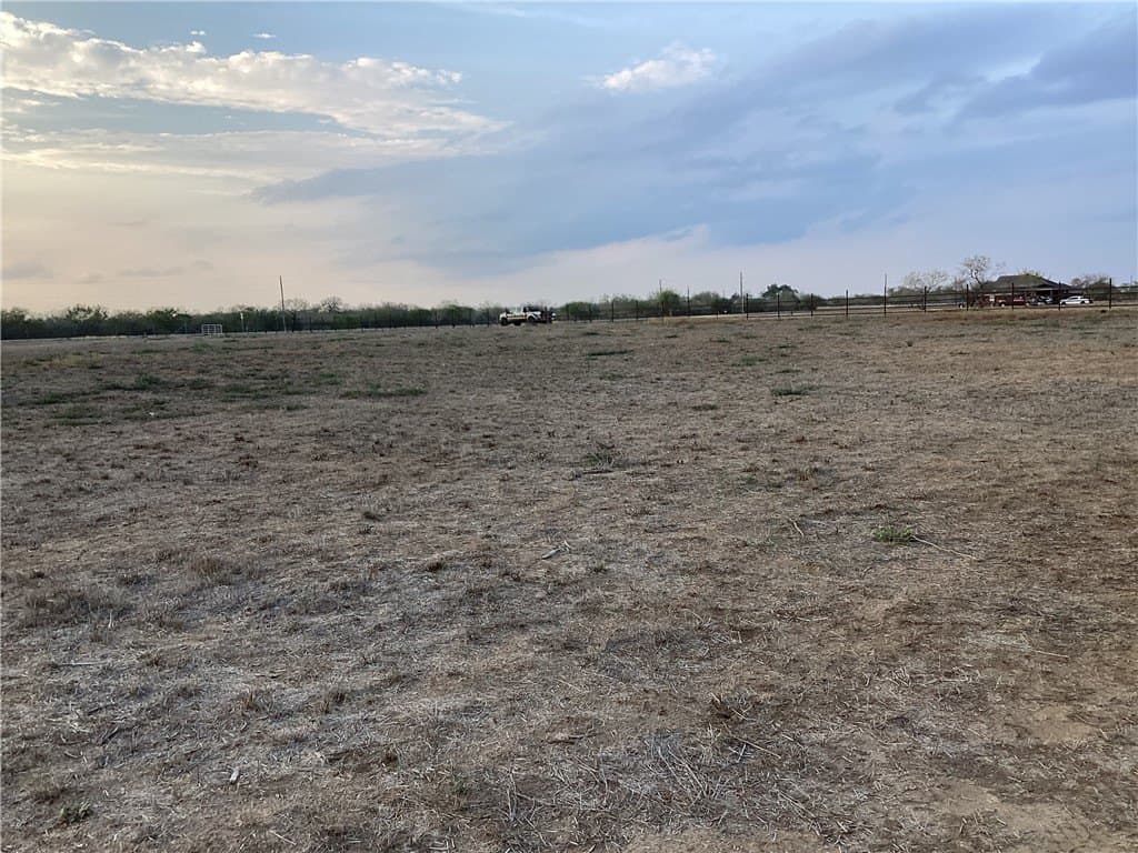 10 acres in Jim Wells County - photo 4
