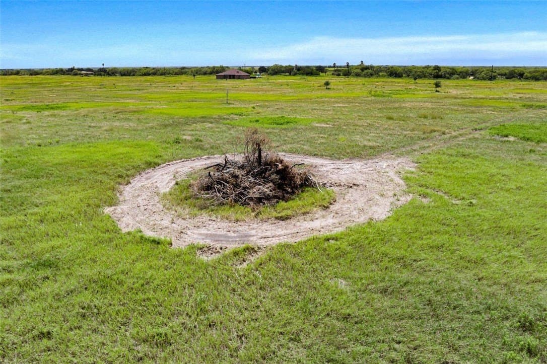 10 acres in Kleberg County - photo 8