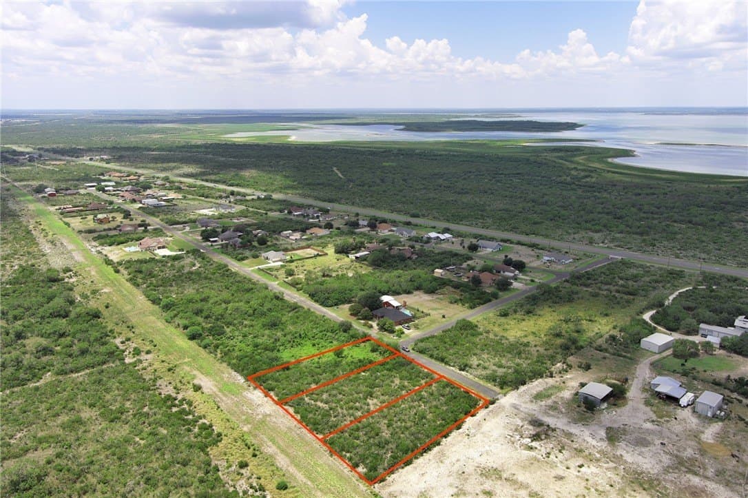 1.5 acres in Live Oak County - photo 7
