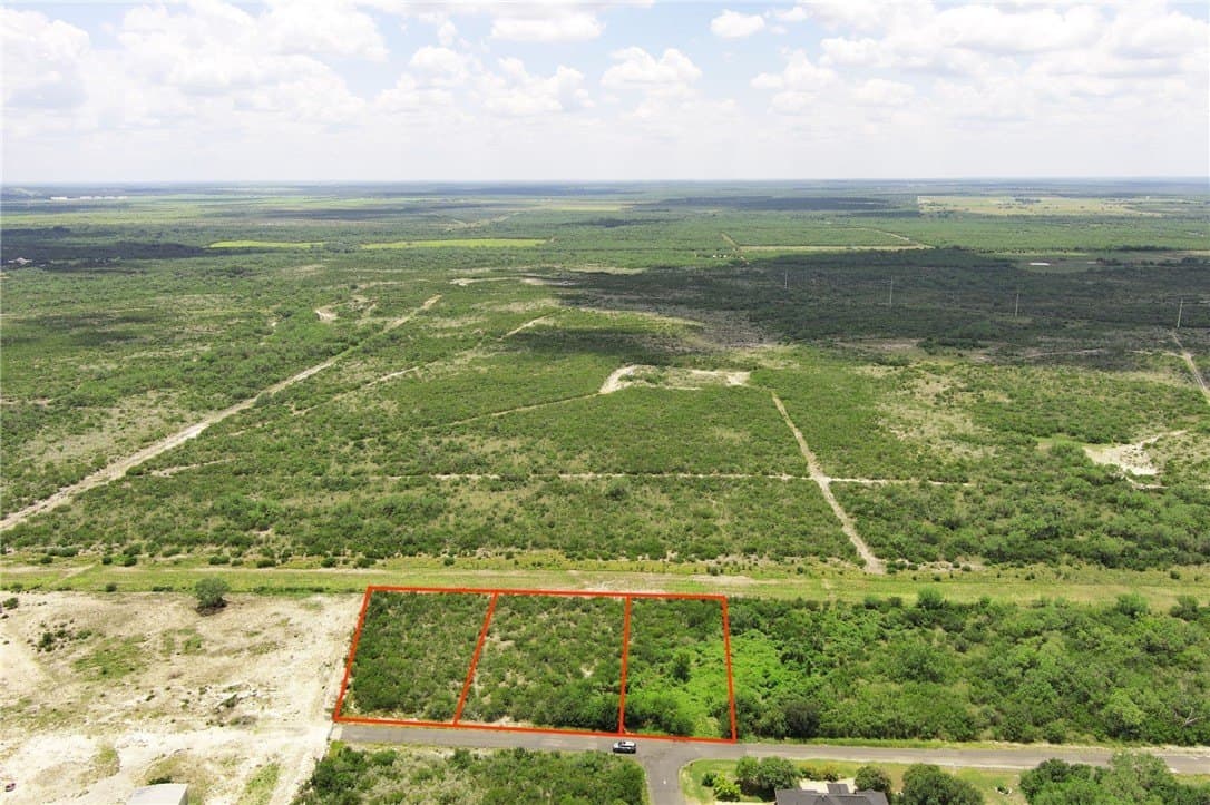 1.5 acres in Live Oak County - photo 8