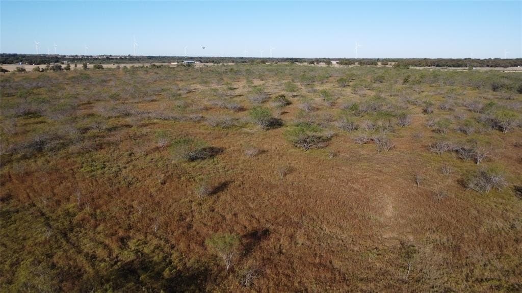 111.96 acres in Hill County - photo 2