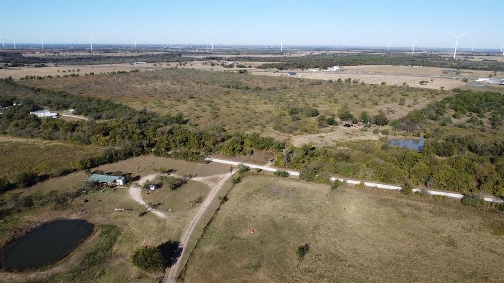 111.96 acres in Hill County - photo 4