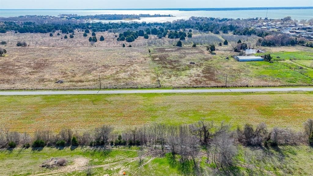 1.11 acres in Navarro County - photo 18