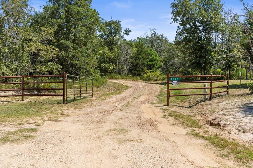 18.95 acres in Henderson County - photo 37