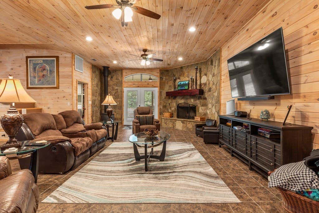 18.95 acres in Henderson County - photo 13