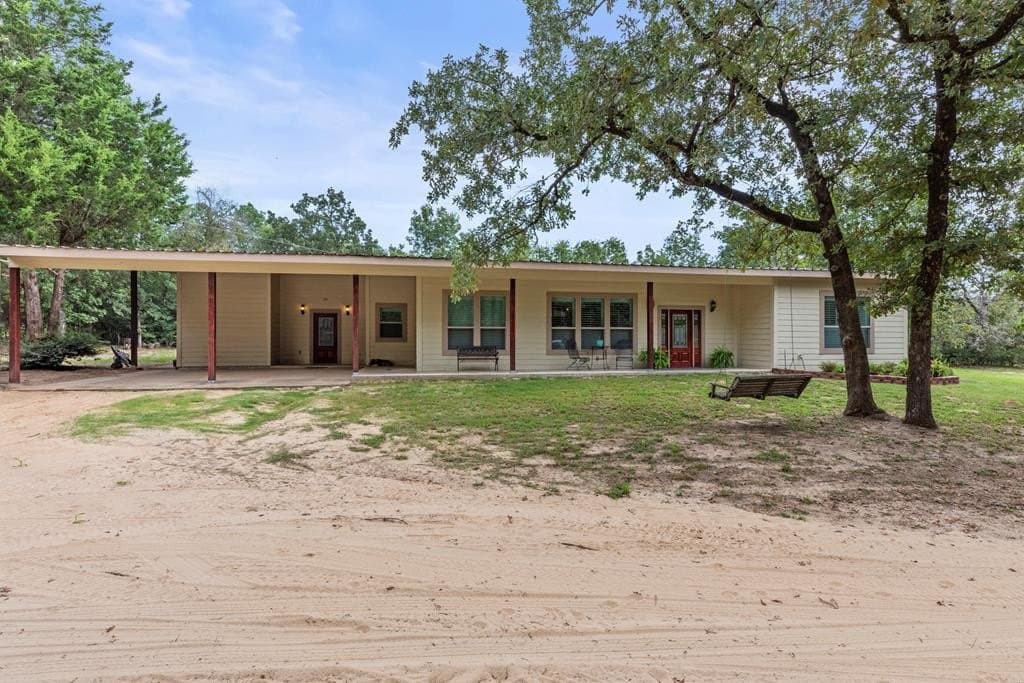1240 Blossom Ln