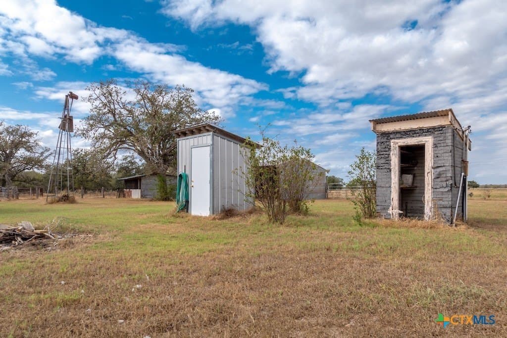 238.5 acres in Gonzales County - photo 8