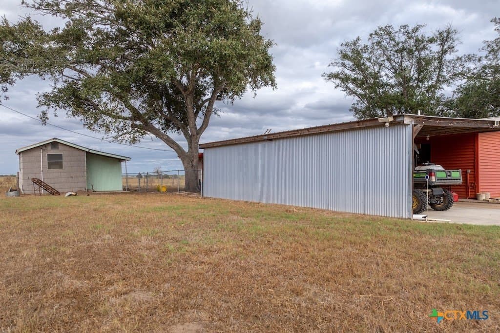 238.5 acres in Gonzales County - photo 9