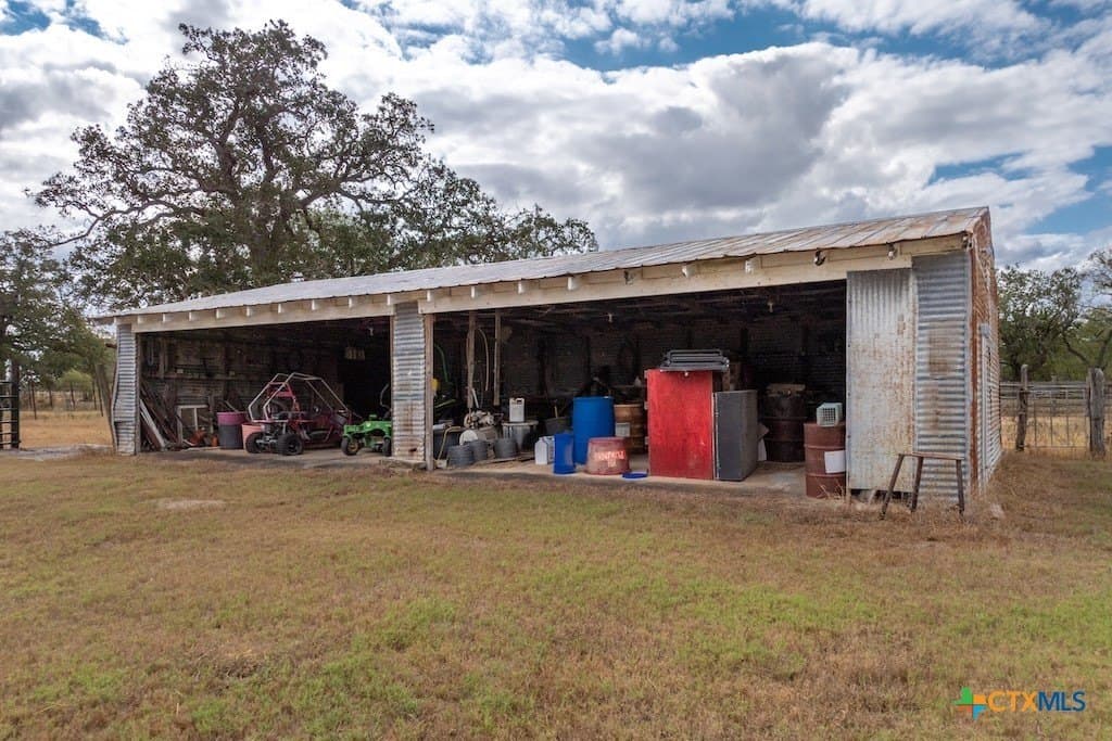 238.5 acres in Gonzales County - photo 5
