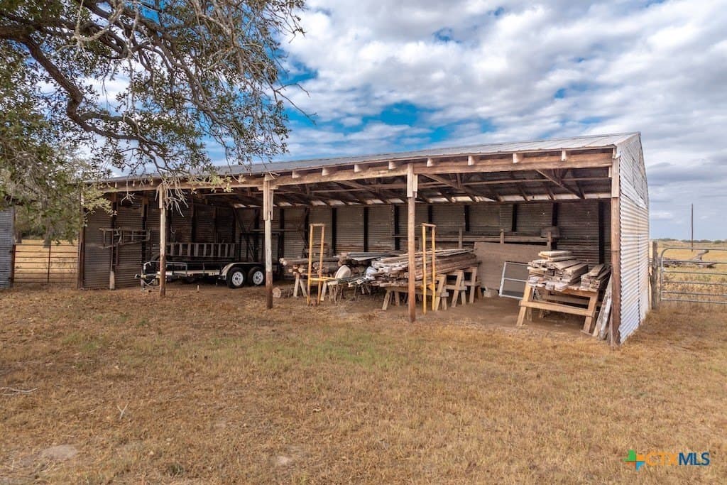 238.5 acres in Gonzales County - photo 6