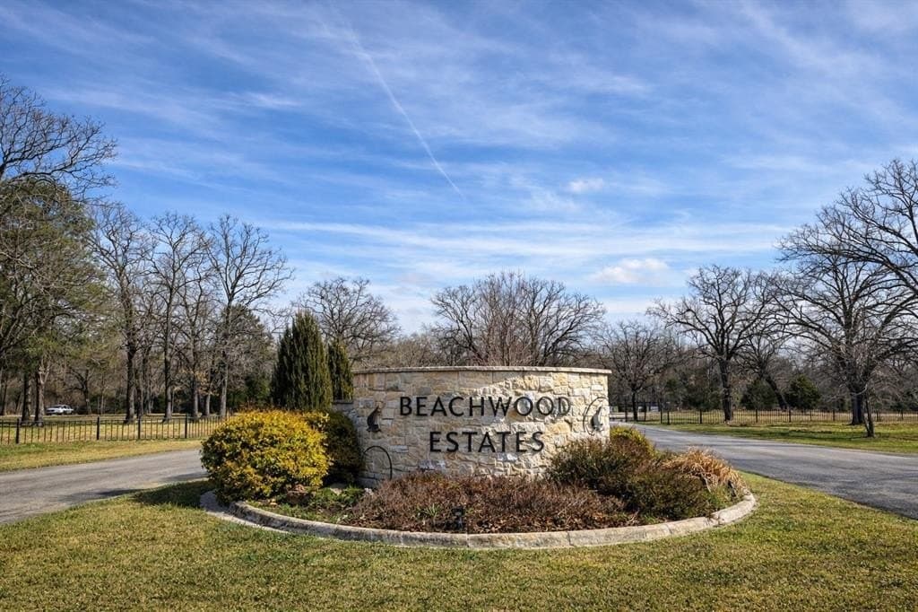 0000 Beachwood Drive