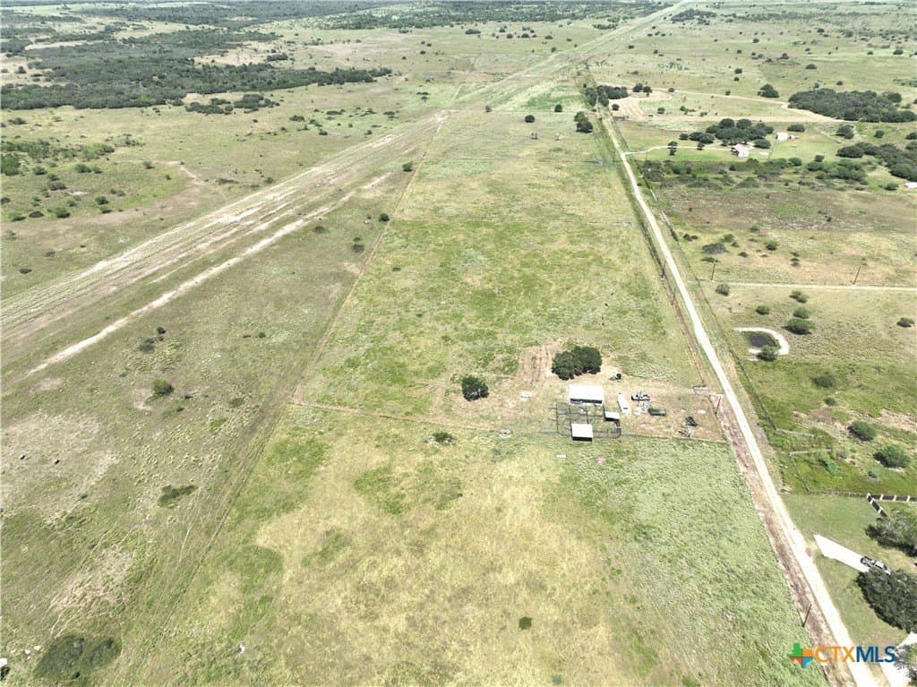 20 acres in Victoria County - photo 11