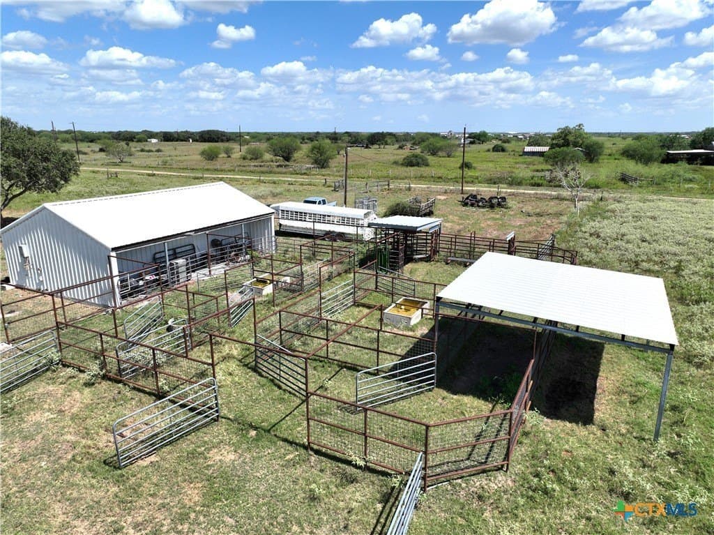 20 acres in Victoria County - photo 4