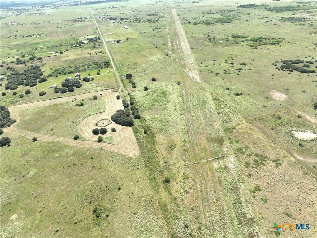 20 acres in Victoria County - photo 12