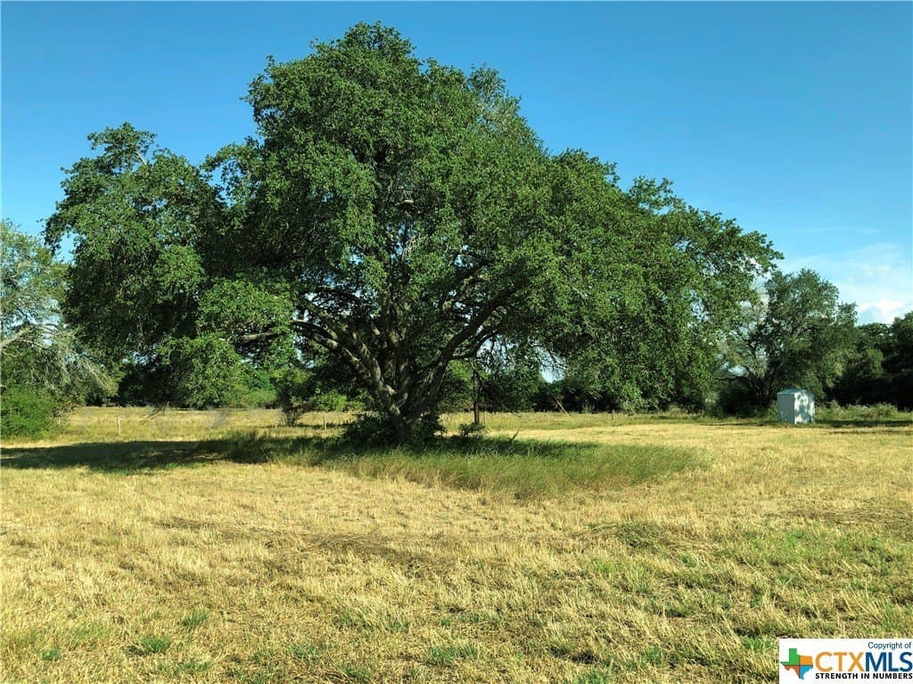 1.06 acres in Lavaca County - photo 2