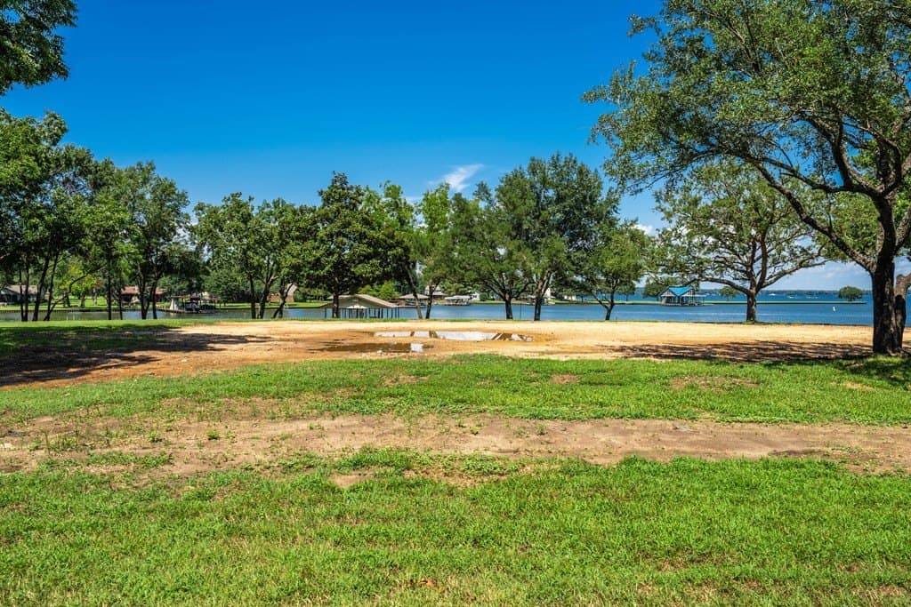 0.2 acres in Henderson County - photo 2