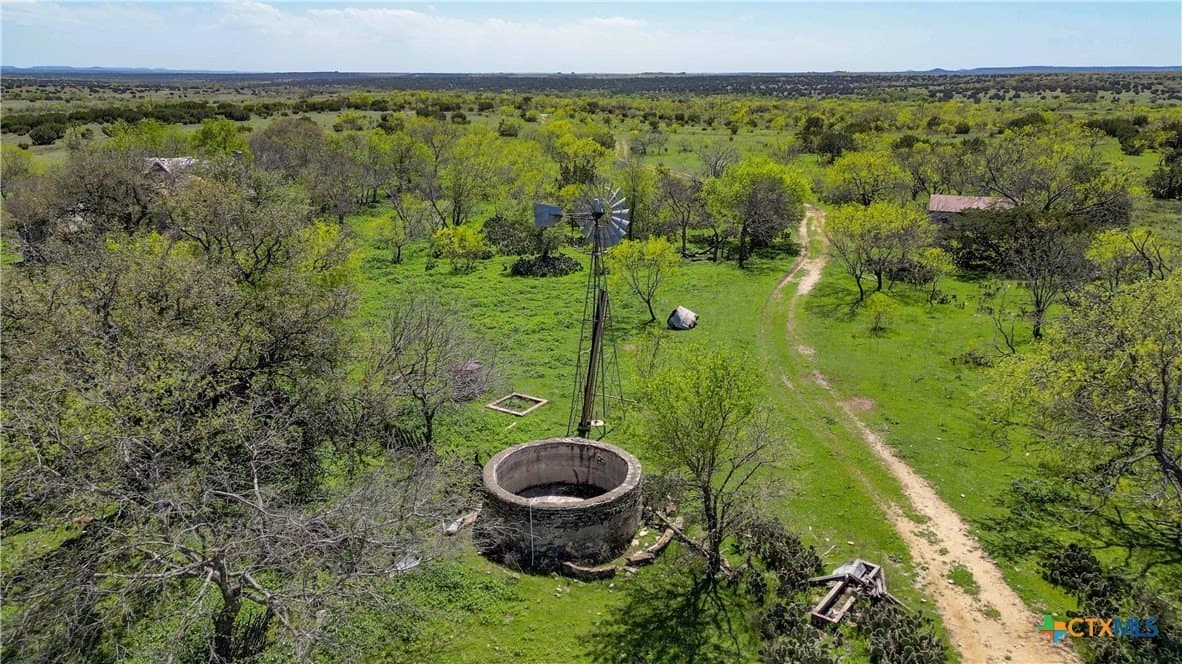 686.04 acres in Lampasas County - photo 7