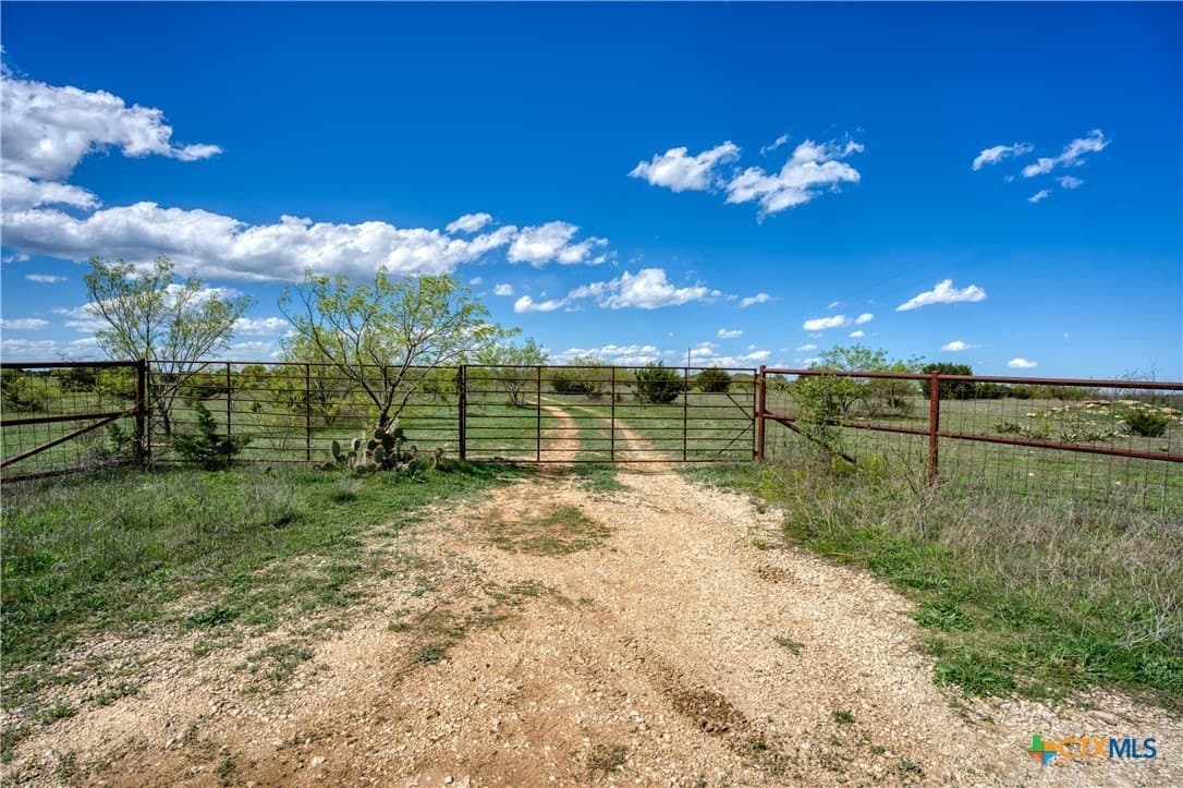 686.04 acres in Lampasas County - photo 36