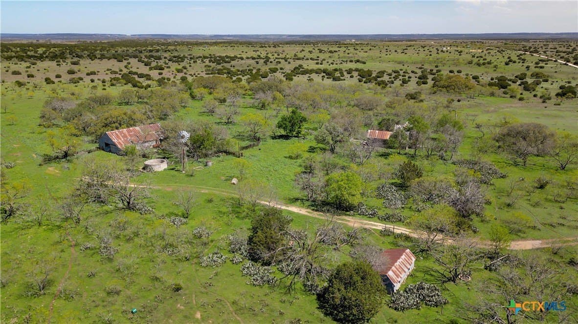 686.04 acres in Lampasas County - photo 8