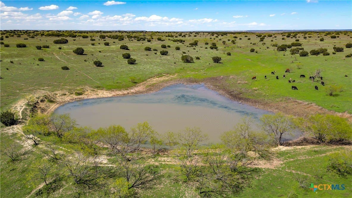 686.04 acres in Lampasas County - photo 3