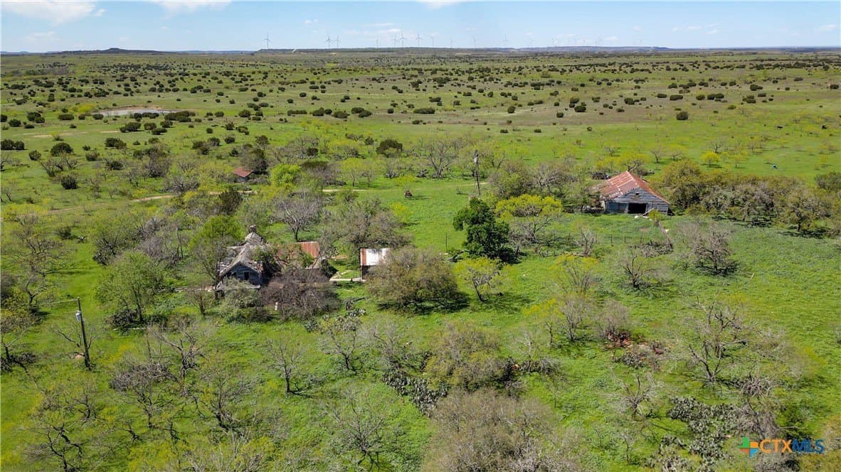 686.04 acres in Lampasas County - photo 4