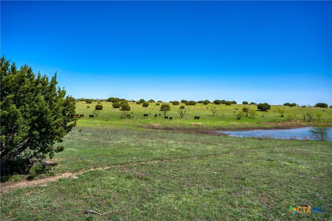 686.04 acres in Lampasas County - photo 33