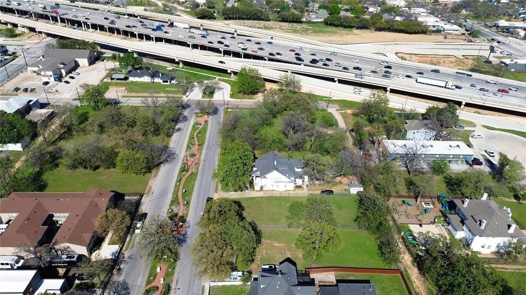 0.25 acres in Dallas County - photo 6