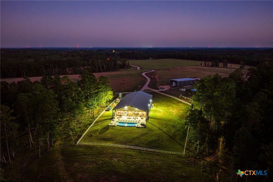 495 acres in Smith County - photo 10