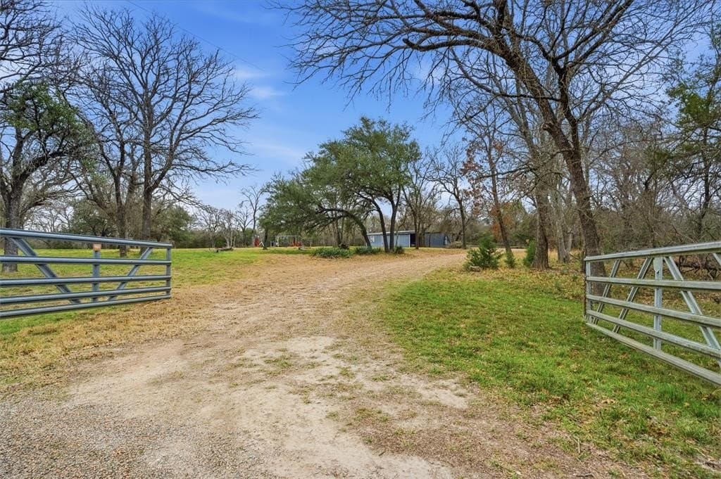 11.85 acres in McLennan County - photo 5