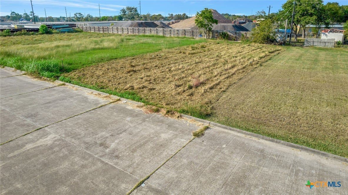 0.27 acres in Victoria County - photo 4
