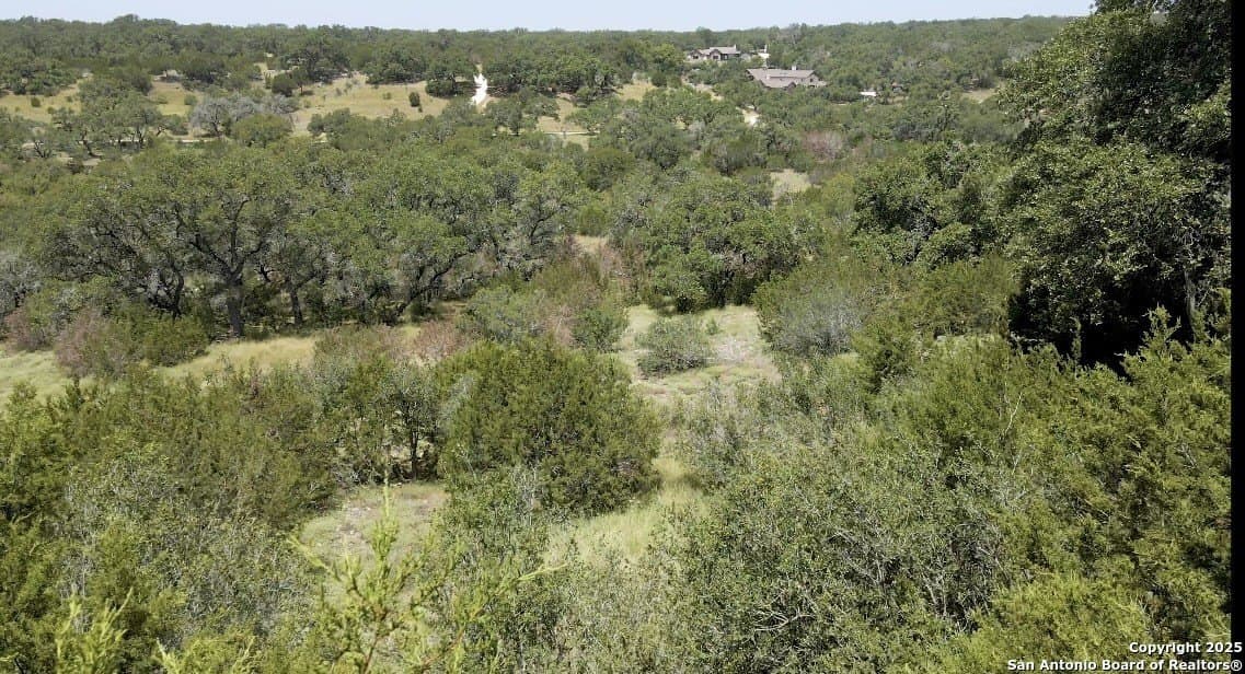 1.57 acres in Comal County - photo 3