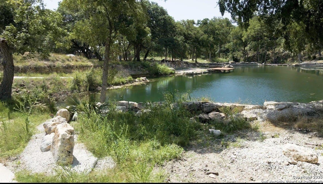 1.57 acres in Comal County - photo 5