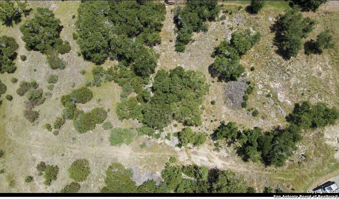 1.57 acres in Comal County - photo 4