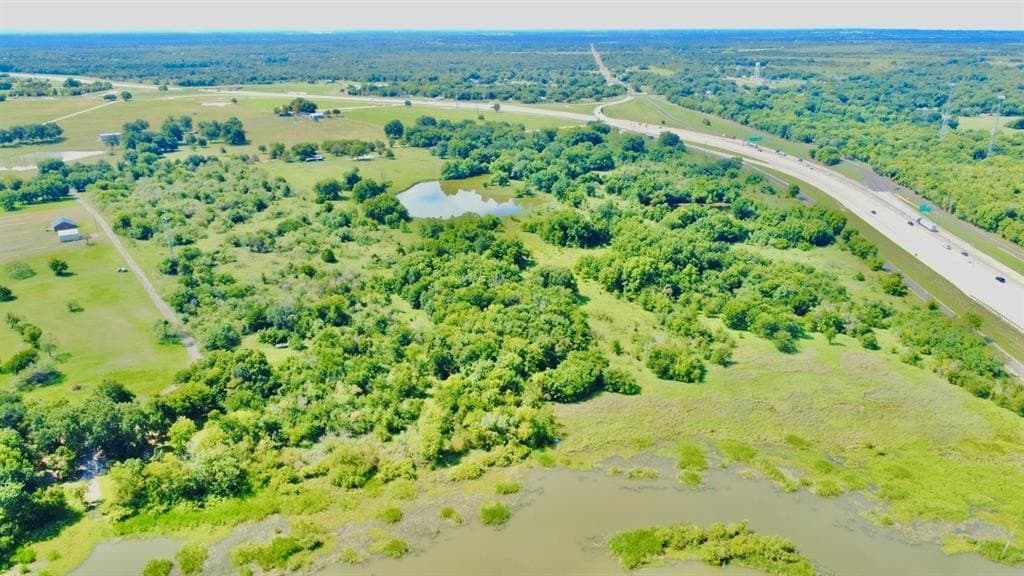 18.95 acres in Navarro County - photo 40