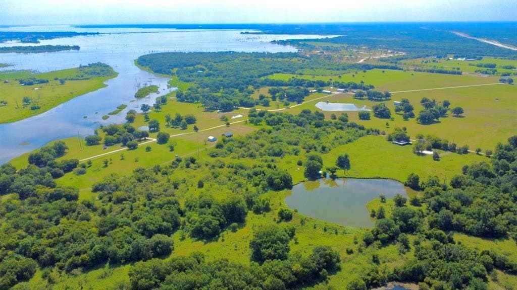 18.95 acres in Navarro County - photo 11