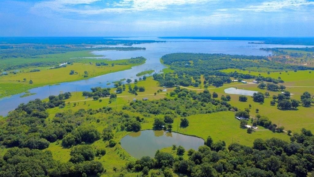 18.95 acres in Navarro County - photo 10