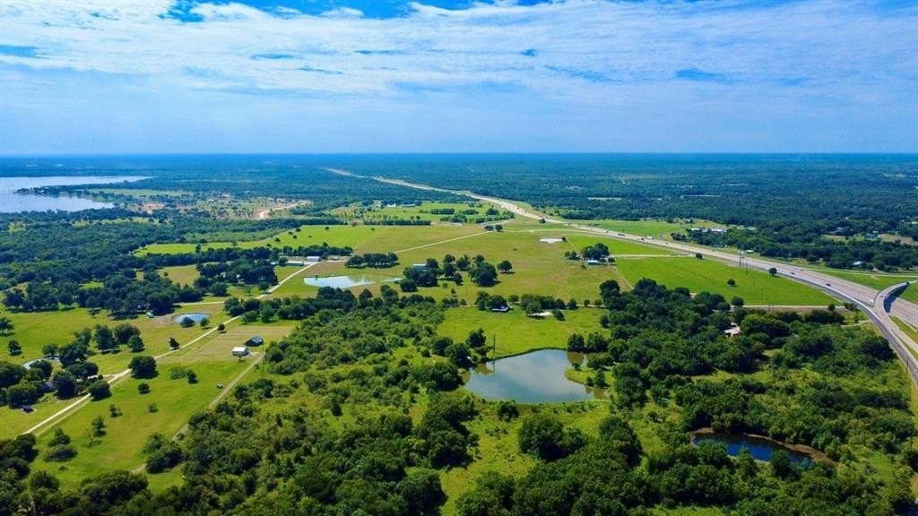18.95 acres in Navarro County - photo 16