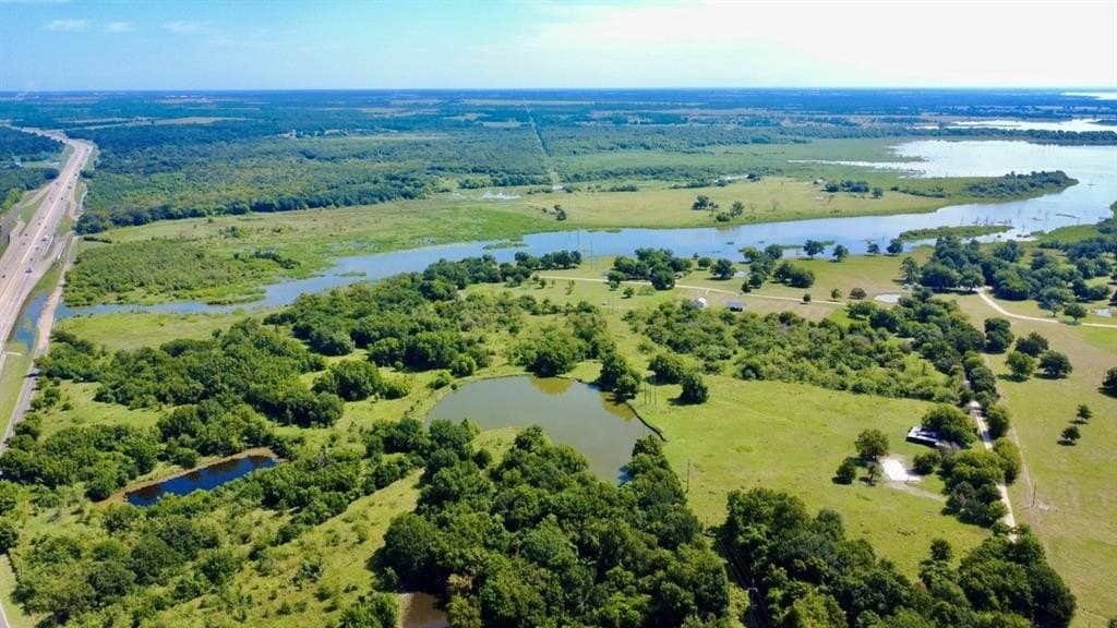 18.95 acres in Navarro County - photo 2