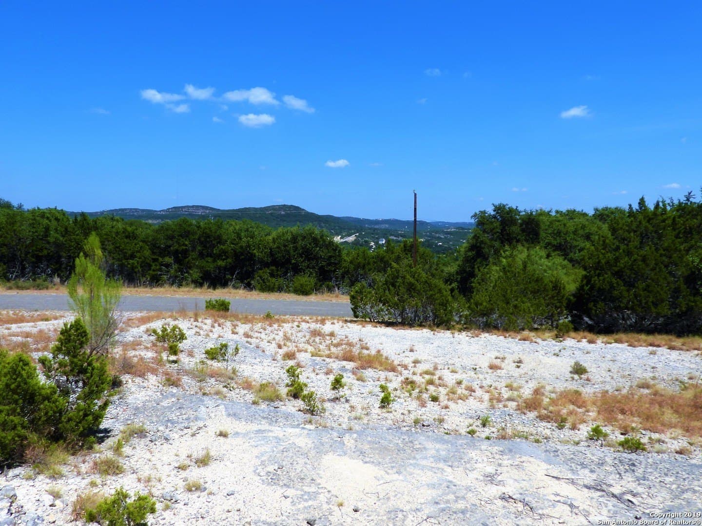 0.47 acres in Bandera County - photo 2