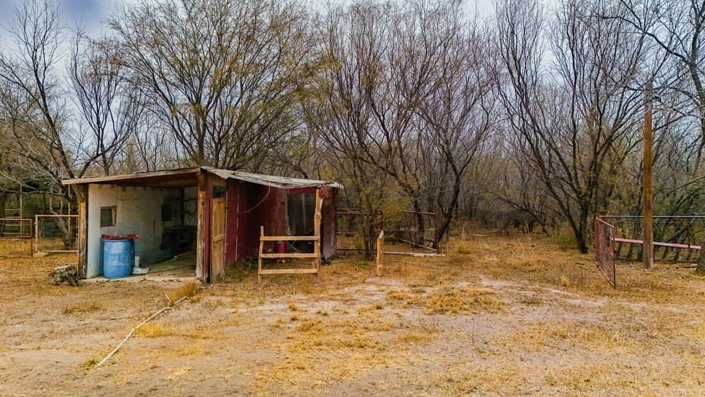 283,575 acres in Maverick County - photo 16