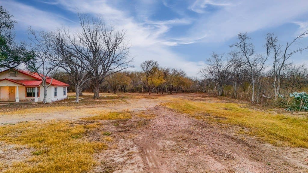 283,575 acres in Maverick County - photo 14