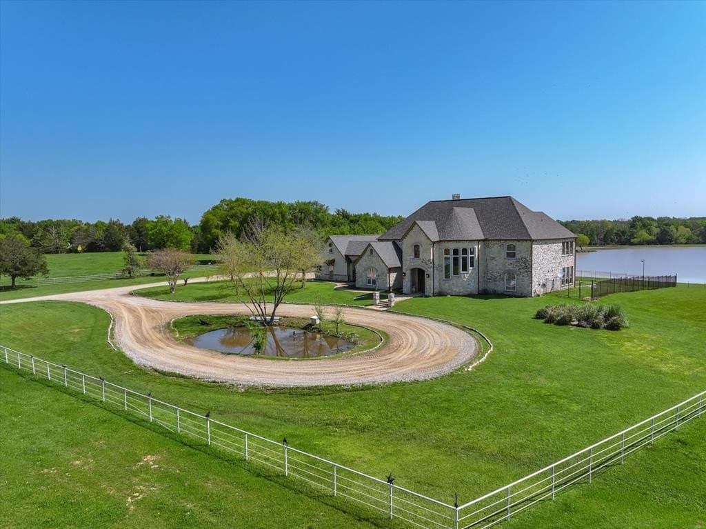 15653 ST HWY 243