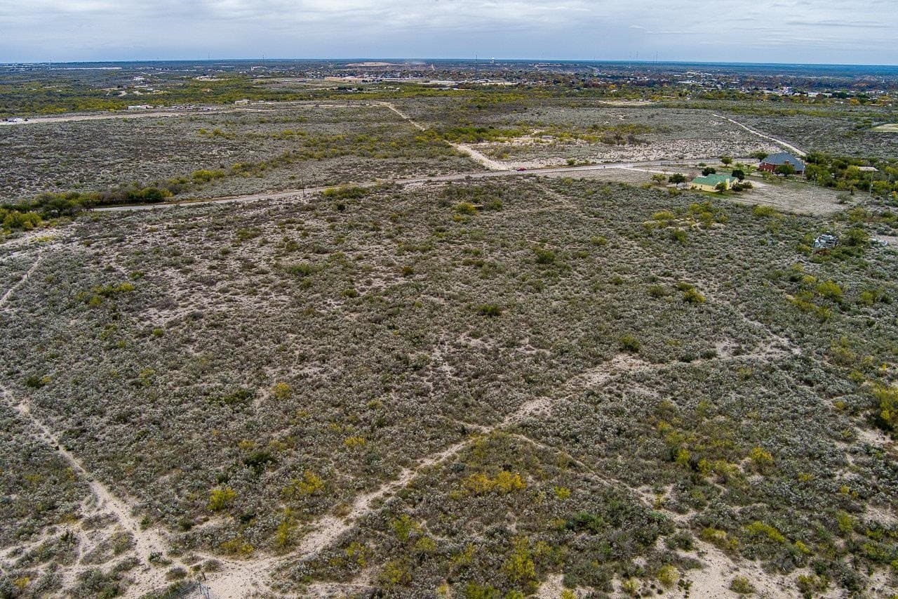 5.6 acres in Val Verde County - photo 10