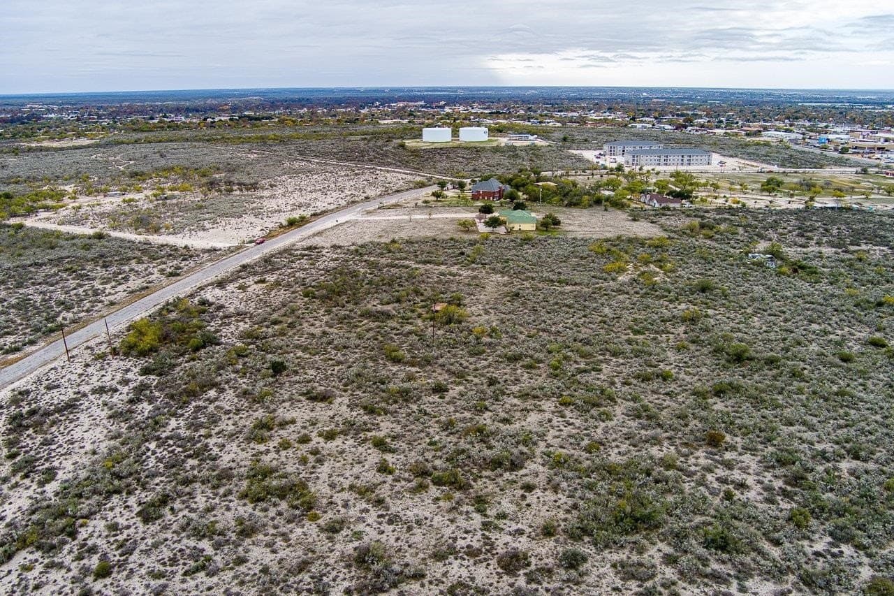 5.6 acres in Val Verde County - photo 8