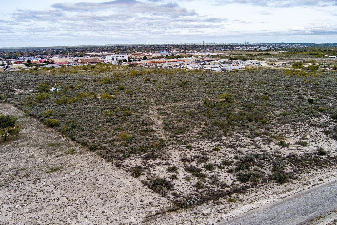 5.6 acres in Val Verde County - photo 3