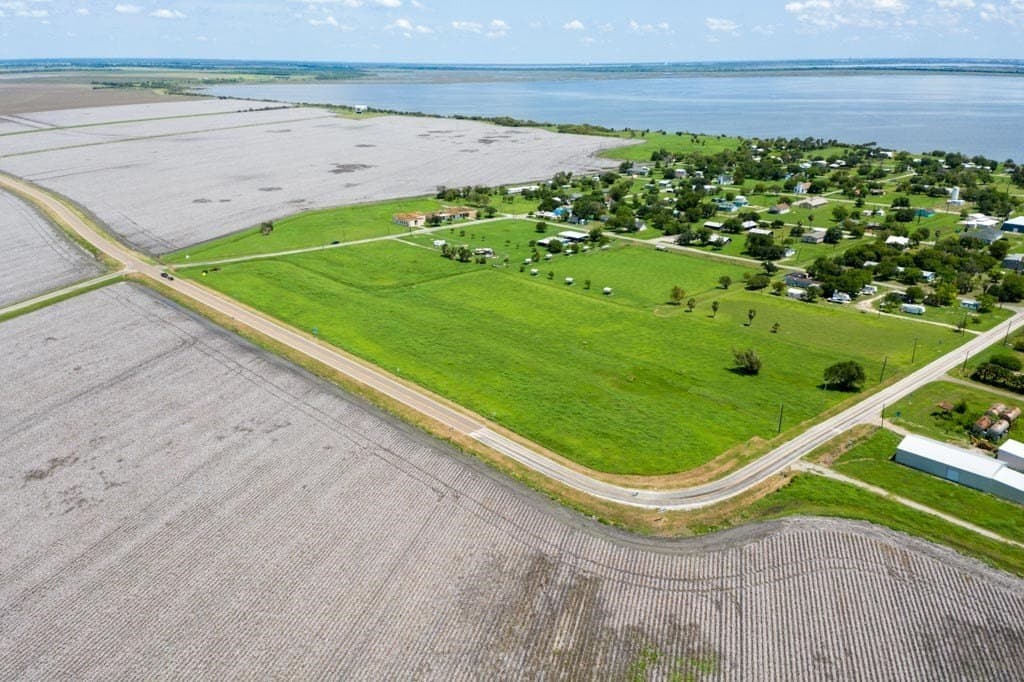 0.35 acres in Refugio County - photo 26