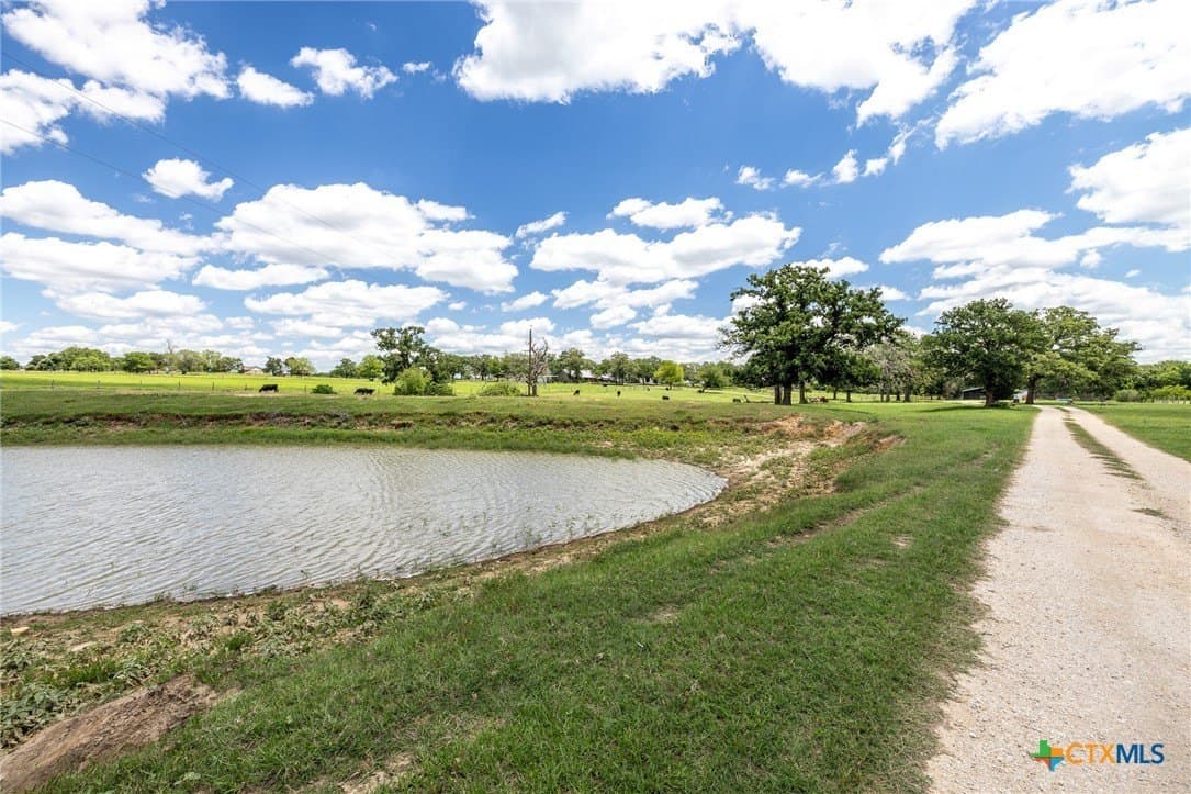 30.03 acres in Gonzales County - photo 3