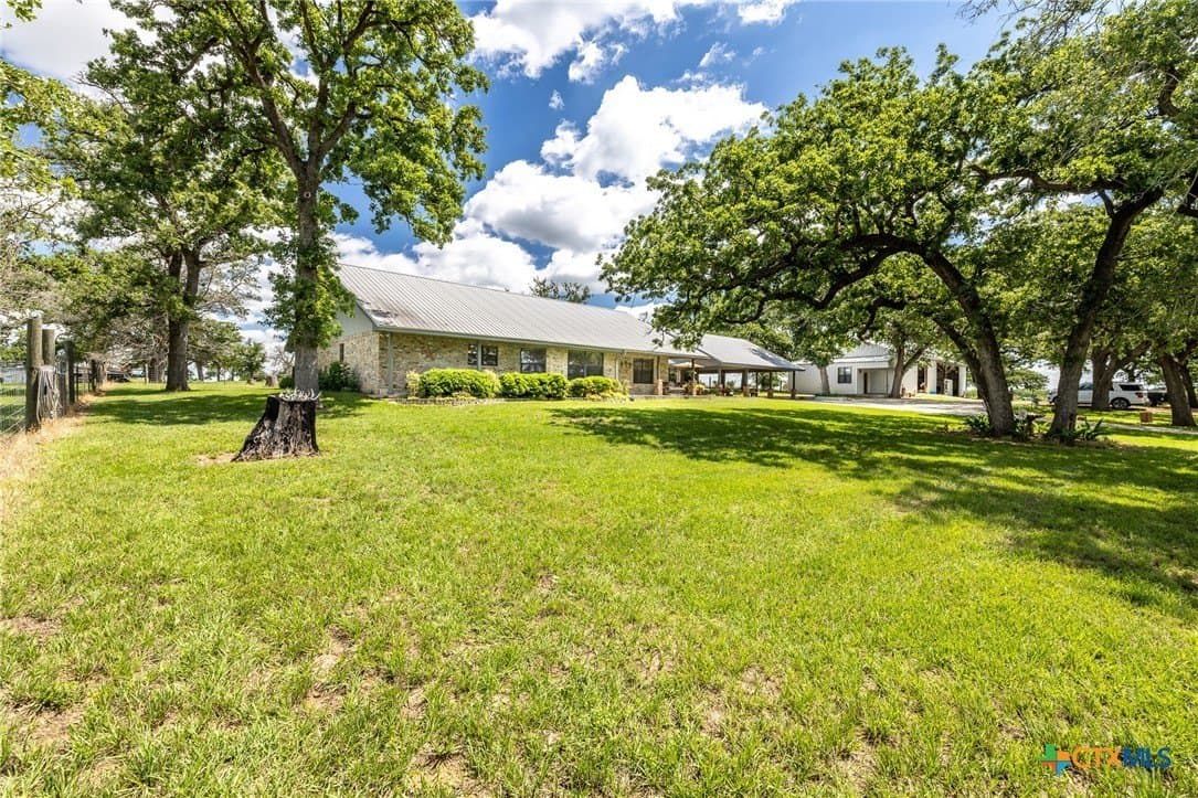 30.03 acres in Gonzales County - photo 2