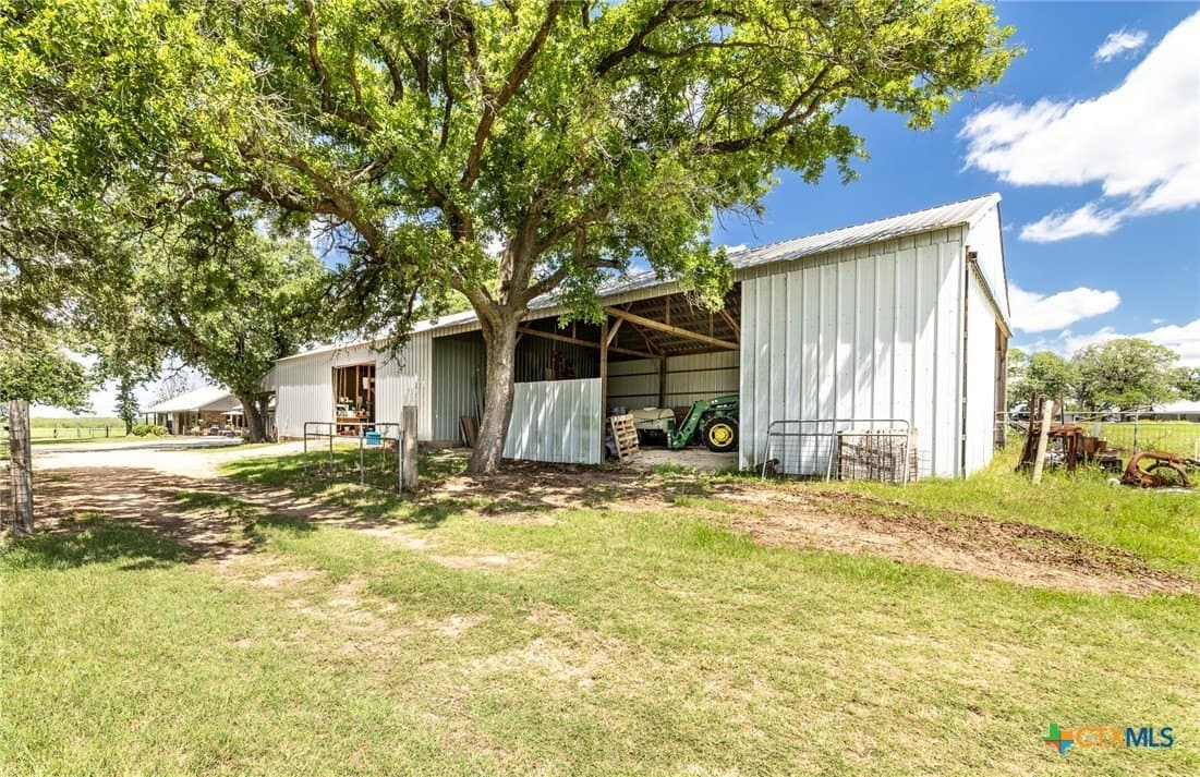 30.03 acres in Gonzales County - photo 33